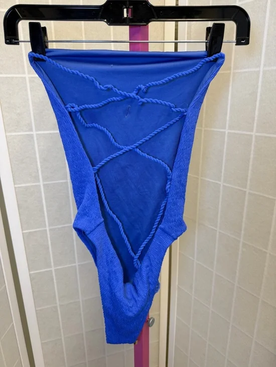 Agua Bendita Kali Antiq One Piece Swimsuit - Picture 6 of 9